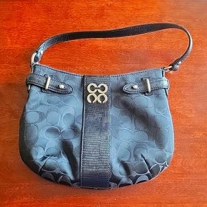 Coach purse in black.